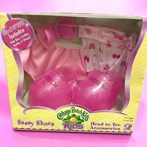 Cabbage Patch Kids Sassy Shoes Head to Toe Accessories Set Pink 2007 Play Along
